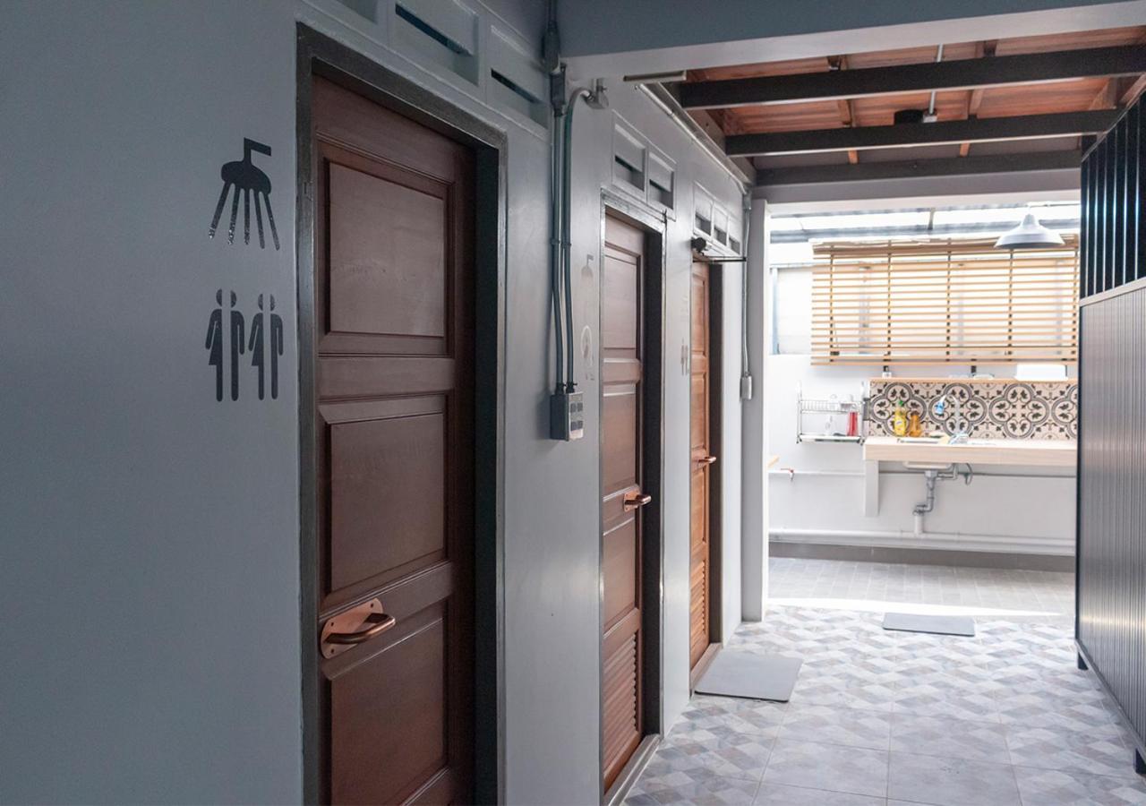 Liaw Base House Hostel Bangkok Bagian luar foto