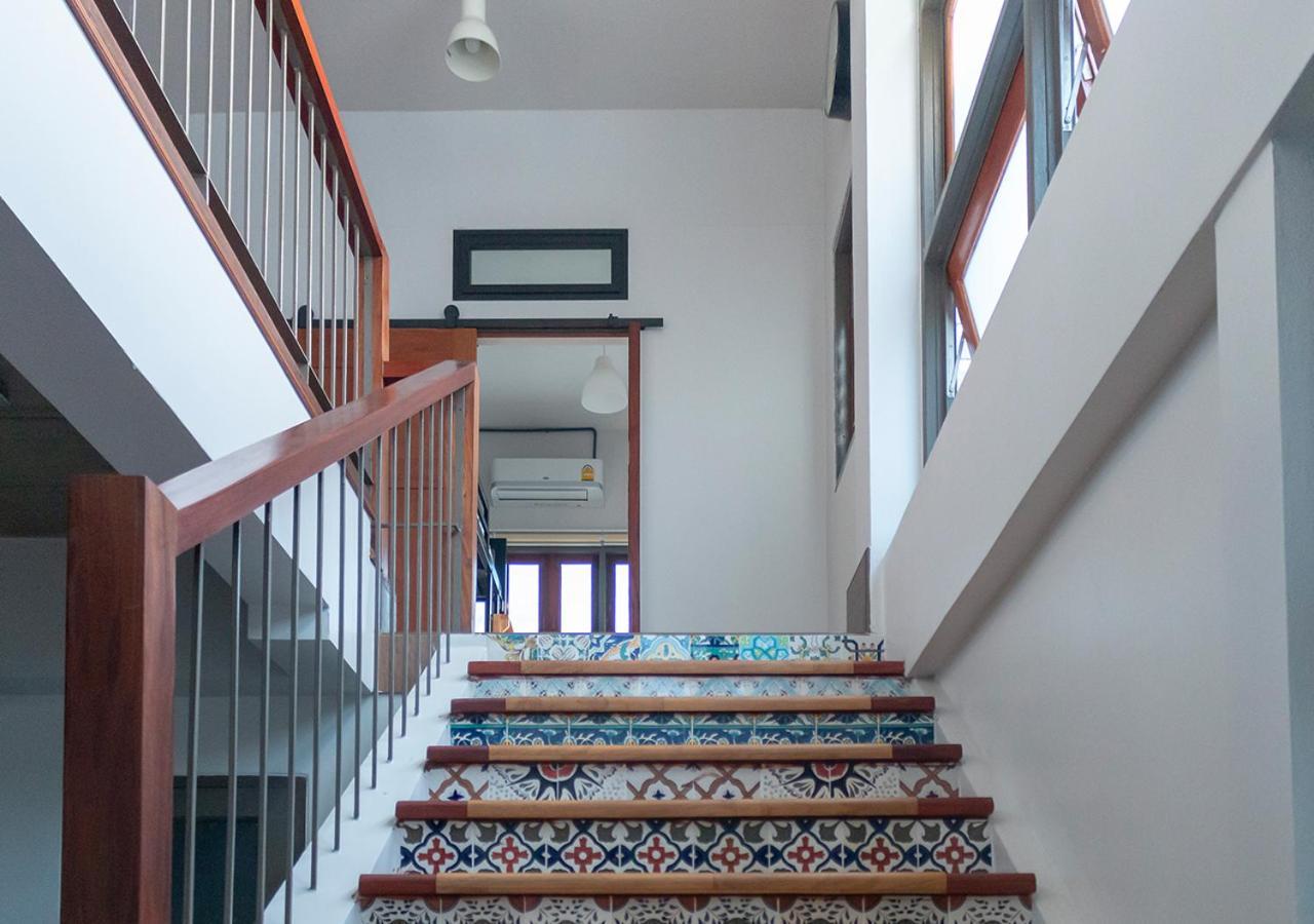 Liaw Base House Hostel Bangkok Bagian luar foto