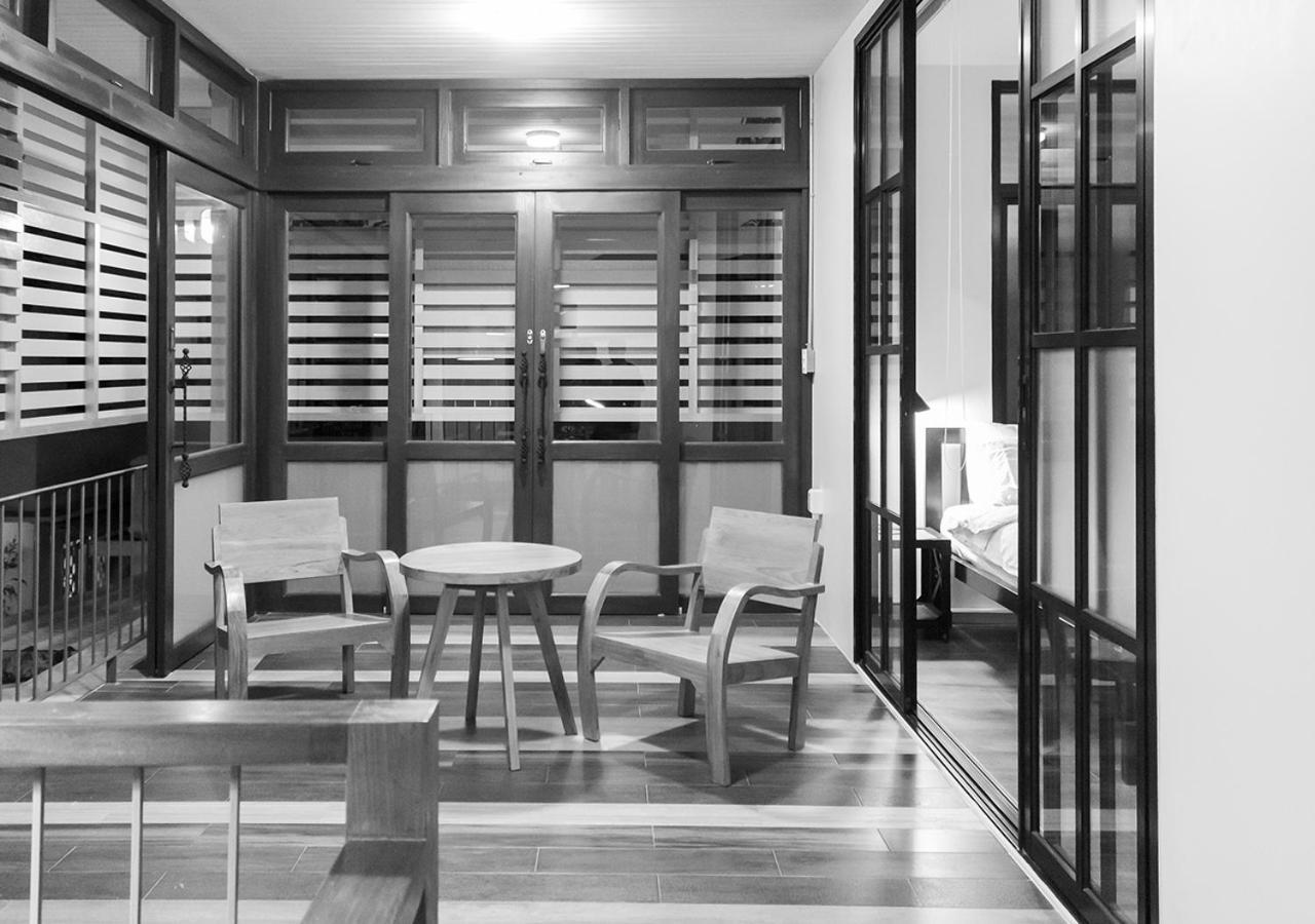 Liaw Base House Hostel Bangkok Bagian luar foto