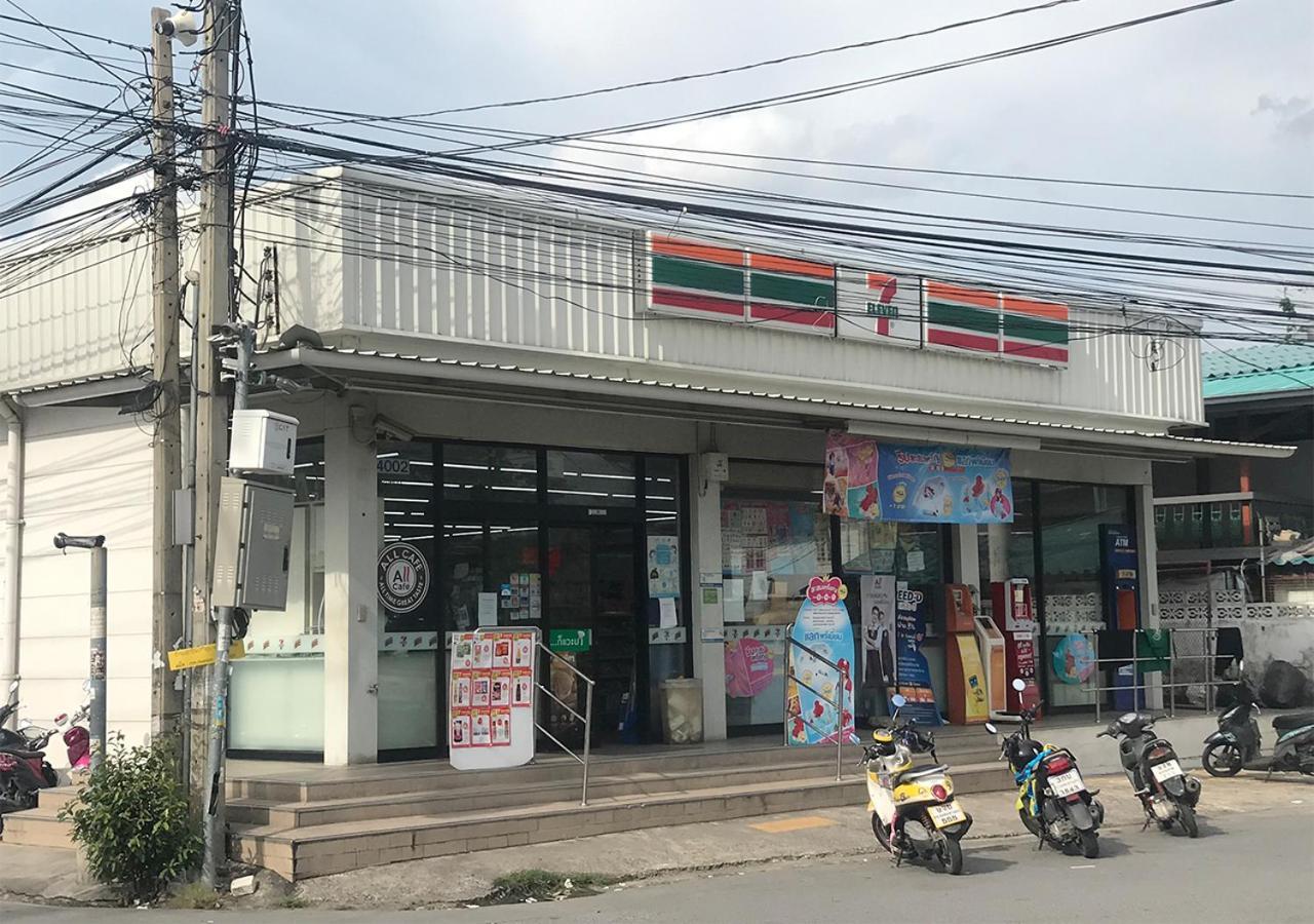 Liaw Base House Hostel Bangkok Bagian luar foto