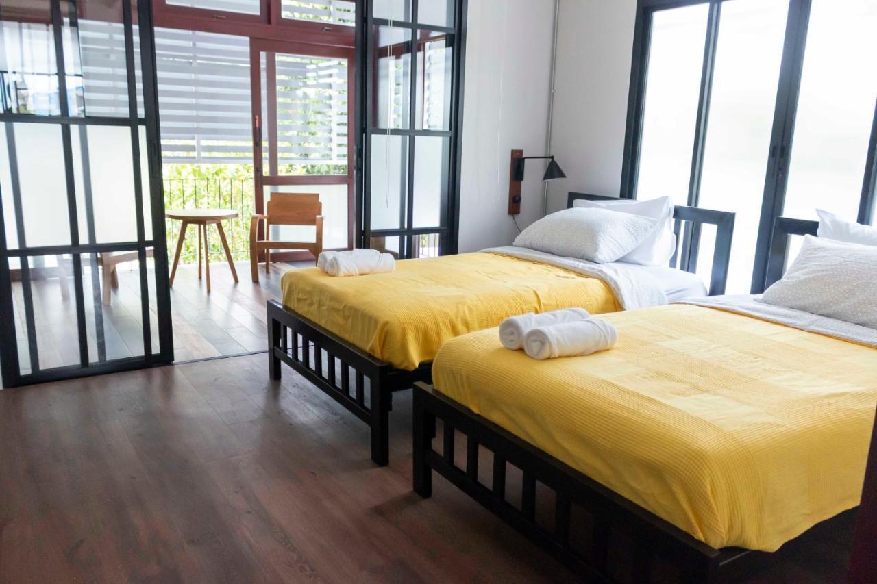 Liaw Base House Hostel Bangkok Bagian luar foto