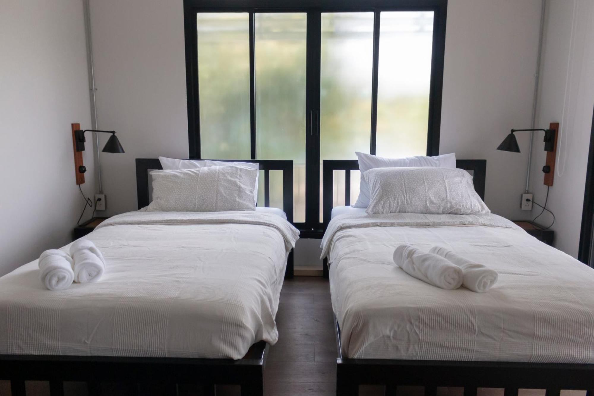 Liaw Base House Hostel Bangkok Bagian luar foto